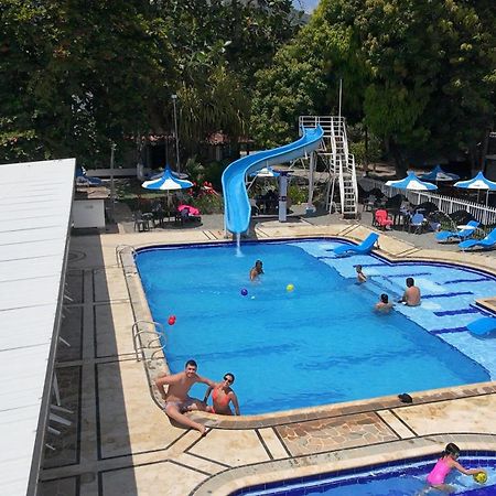 לה פינטדה Finca Hotel Pinares מראה חיצוני תמונה