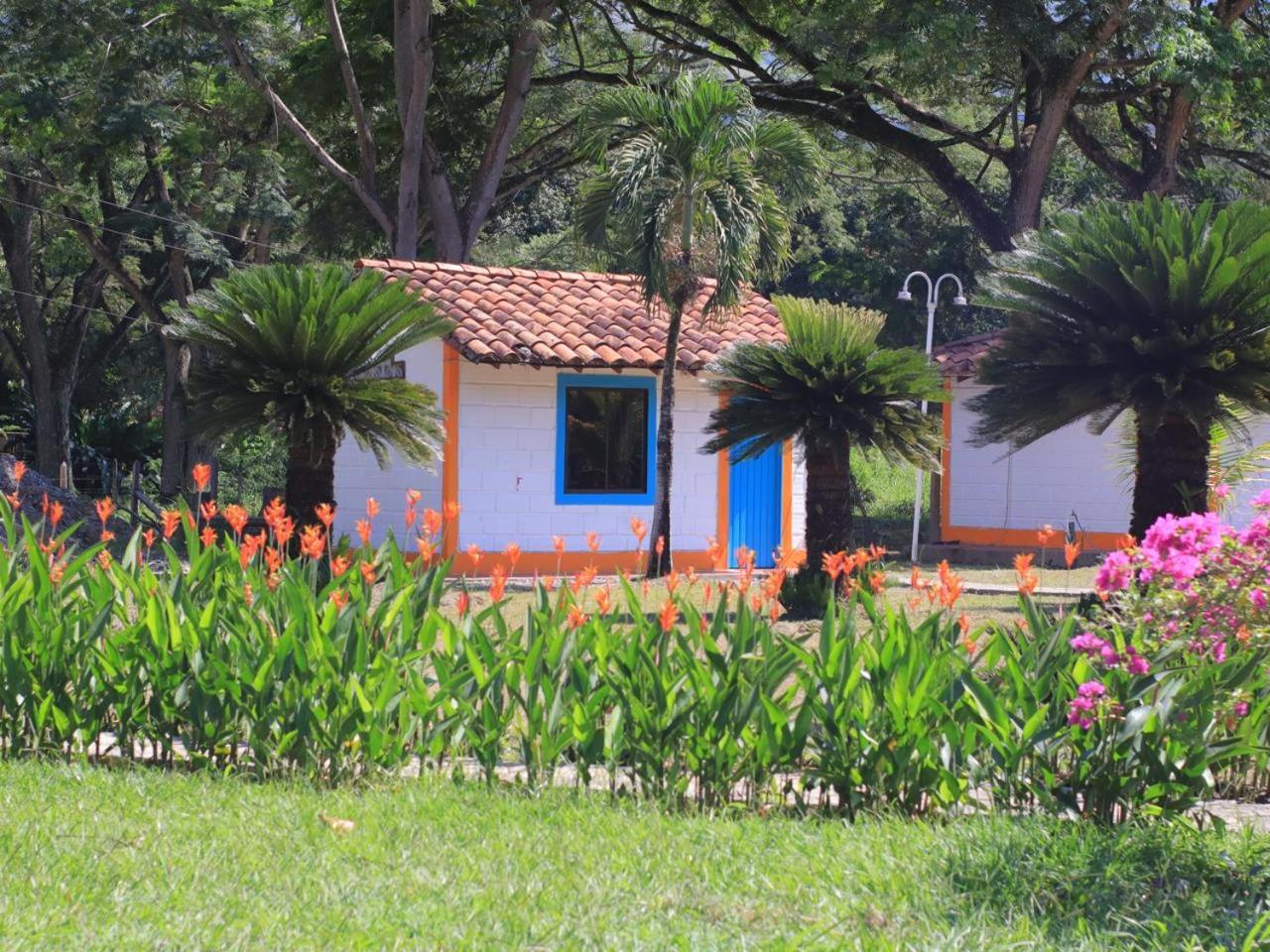 לה פינטדה Finca Hotel Pinares מראה חיצוני תמונה